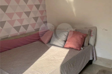 Casa à venda com 3 quartos em Jardim Suína, Taboão da Serra, SP