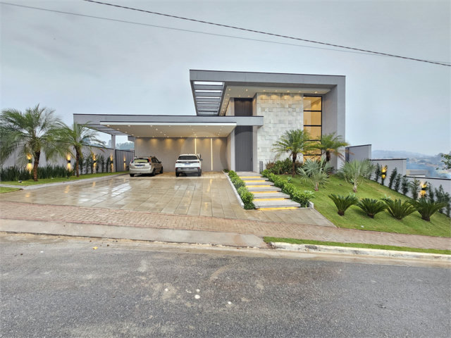 Casa à venda com 4 suítes no condomínio Villas do Jaguari, Santana de Parnaíba - SP