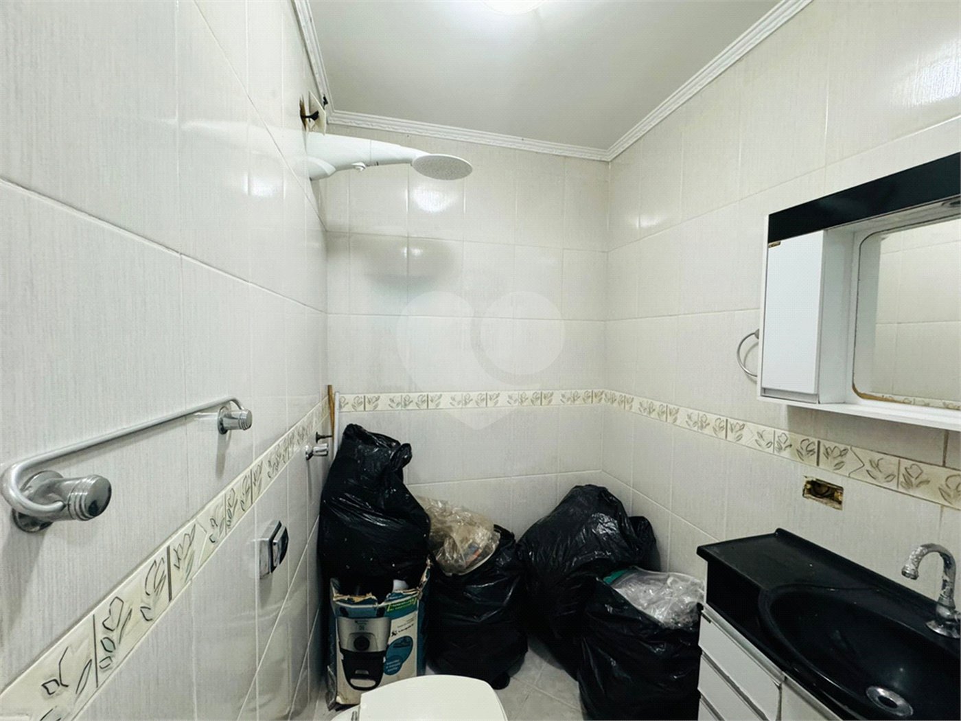 Casa à venda com 4 quartos, sendo 2 suítes, em Parque Santo Antônio, Guarulhos, SP