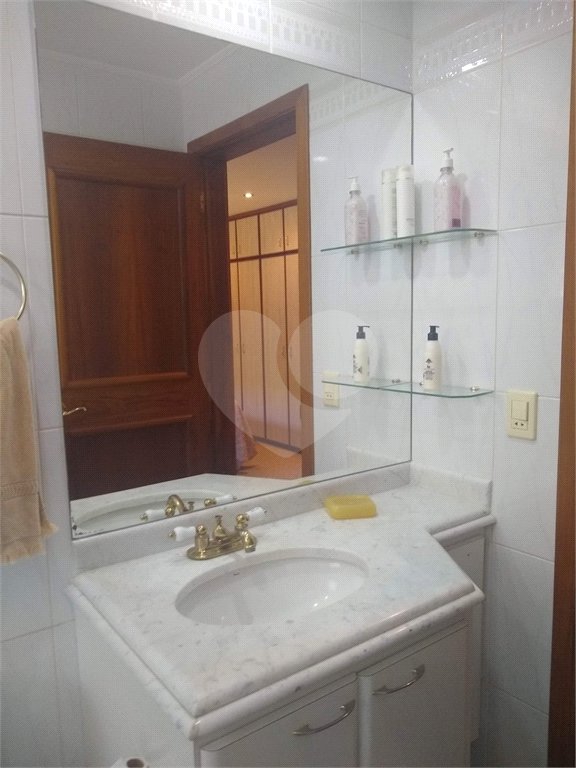 Casa à venda com 4 quartos, sendo 2 suítes, no condomínio Osato, Atibaia - SP