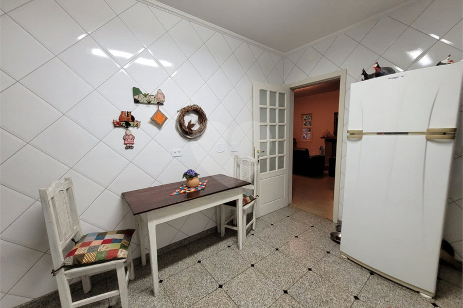 Casa à venda com 3 quartos, sendo 1 suíte, no condomínio Suíça da Cantareira, Mairiporã - SP
