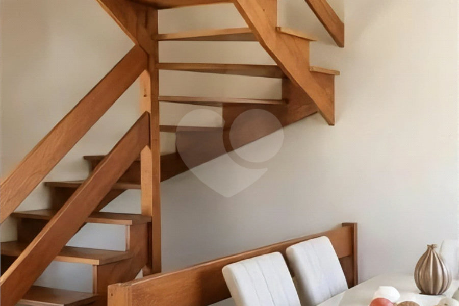 Casa à venda com 3 quartos, sendo 1 suíte, no condomínio Morada do Horto, São Paulo - SP