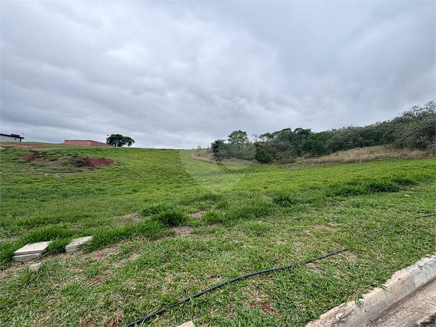 Terreno à venda no condomínio Portal Lamis I, Atibaia - SP