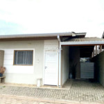 Casa à venda com 2 quartos, sendo 1 suíte, no condomínio Figueiras, Atibaia - SP