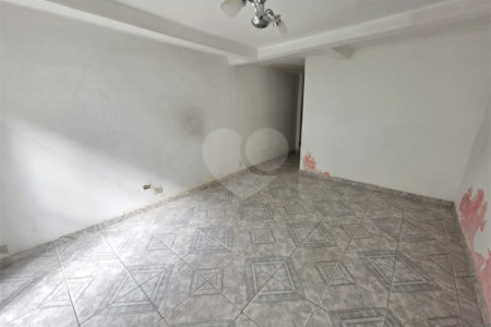 Sobrado à venda com 3 quartos em Jardim Ivana, São Paulo, SP