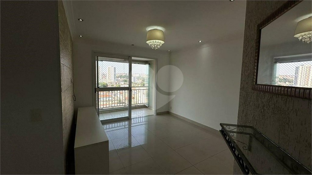 Apartamento à venda com 3 quartos, sendo 1 suíte, em Parque Maria Luiza, São Paulo, SP