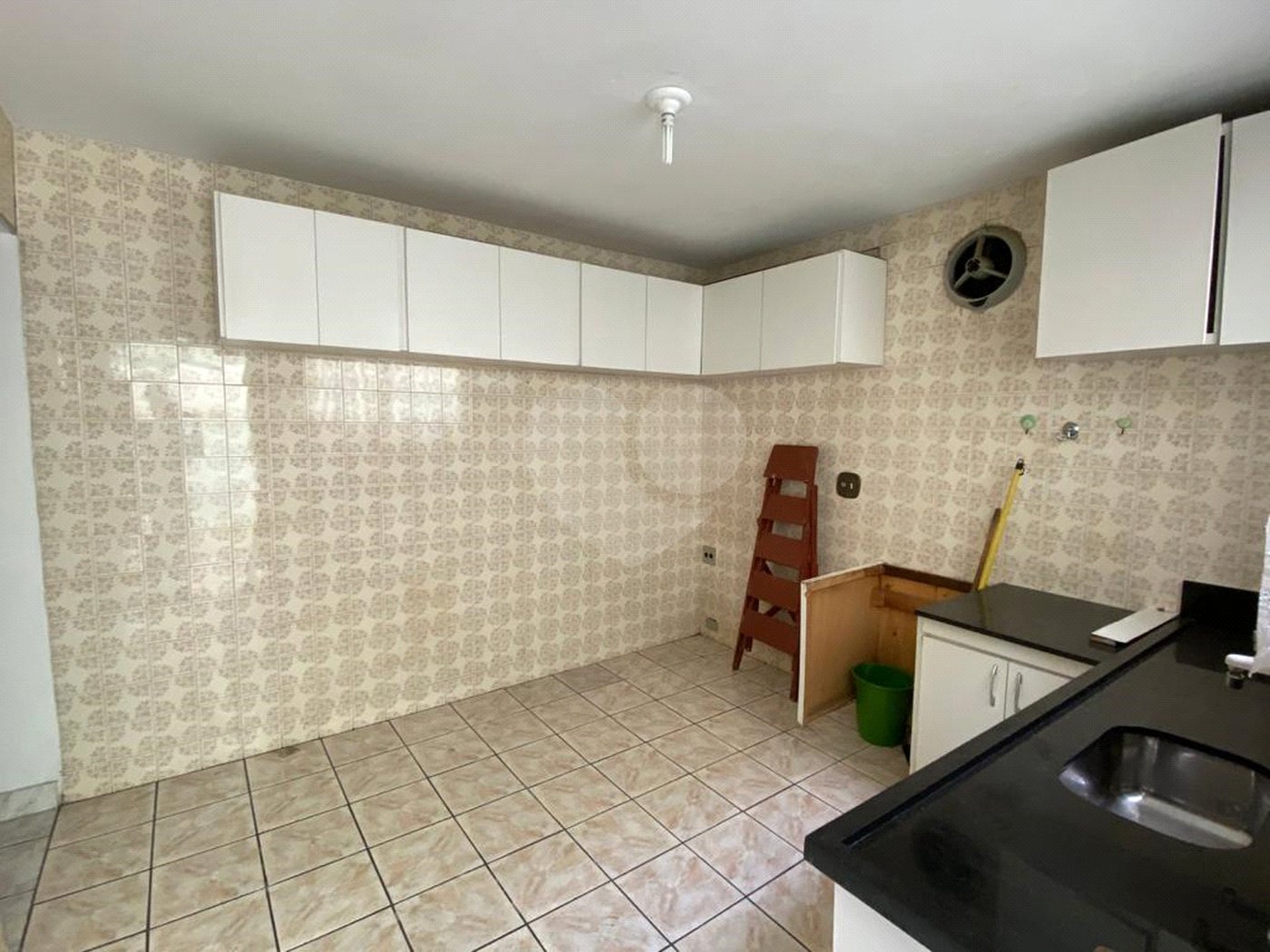 Sobrado à venda com 4 quartos, sendo 1 suíte, em Campo Grande, São Paulo, SP