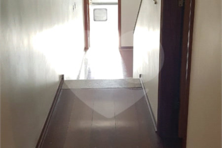 Sobrado à venda com 4 quartos, sendo 1 suíte,  em Olímpico, São Caetano do Sul, SP
