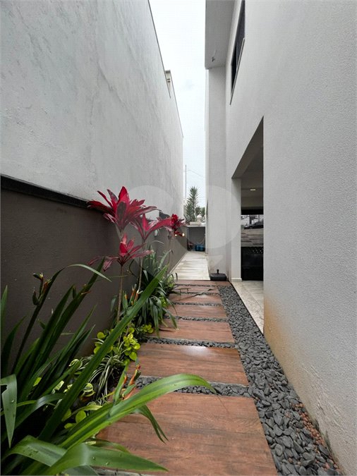 Casa à venda com 4 quartos, sendo 3 suítes, no condomínio Mosaico Essence, Mogi das Cruzes - SP
