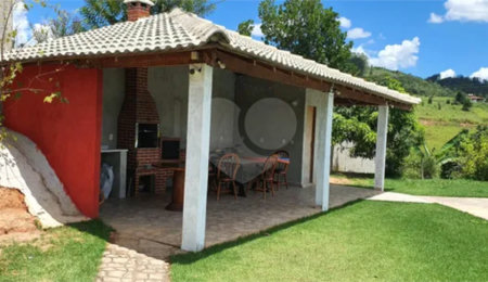 Chácara à venda com 3 quartos, sendo 1 suíte,  no Centro, Paraibuna, SP