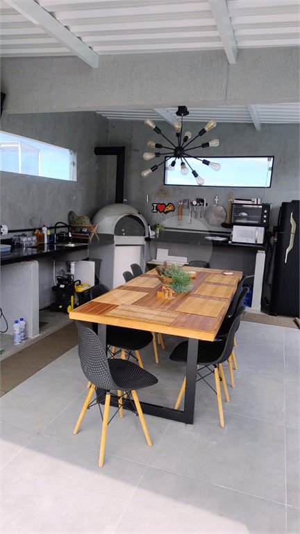 Casa à venda com 3 quartos, sendo 2 suítes, no condomínio Planície do Araguaia, Rio de Janeiro - RJ