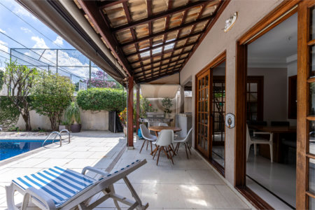 Casa à venda com 4 quartos, sendo 2 suítes,  no condomínio Los Alámos, São Paulo - SP