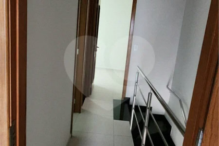 Sobrado à venda com 3 quartos, sendo 1 suíte, em Vila Vitório Mazzei, São Paulo, SP
