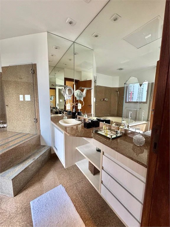 Apartamento à venda com 4 suítes em Vila Suzana, São Paulo, SP
