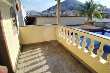 Casa à venda com 4 quartos, sendo 1 suíte, em Bangu, Rio de Janeiro, RJ