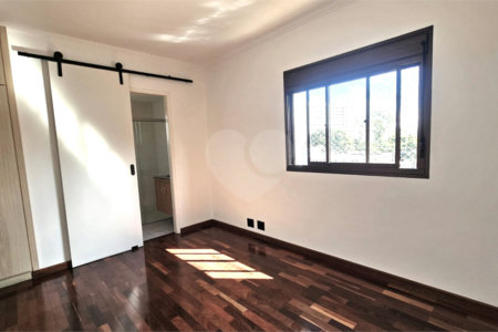 Apartamento para alugar com 3 quartos, sendo 1 suíte, em Alto da Boa Vista, São Paulo, SP