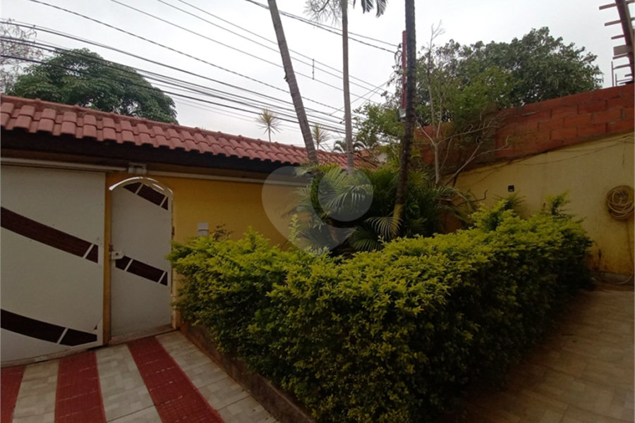 Sobrado à venda com 4 quartos, sendo 1 suíte, em Tremembé, São Paulo, SP