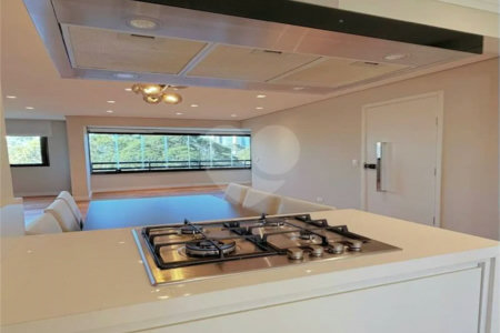 Apartamento para alugar com 2 suítes em Vila Andrade, São Paulo, SP