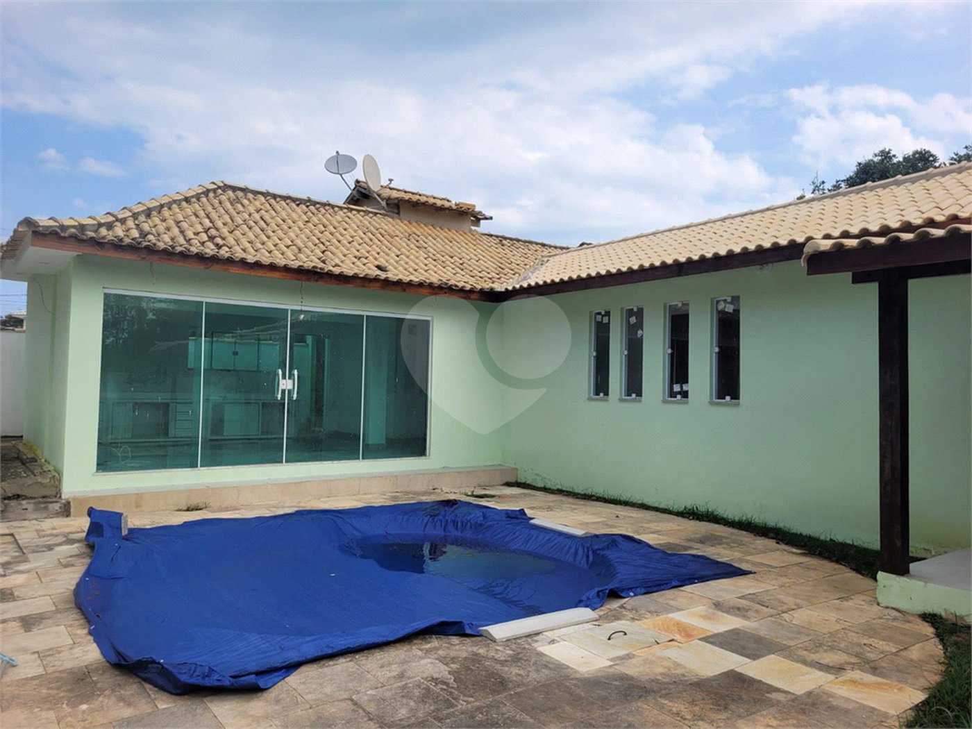 Terreno em condomínio à venda com 3 quartos, sendo 2 suítes, em Caravelas, Armação dos Búzios, RJ