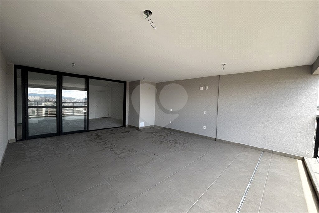 Apartamento à venda com 3 suítes em Vila Romana, São Paulo, SP