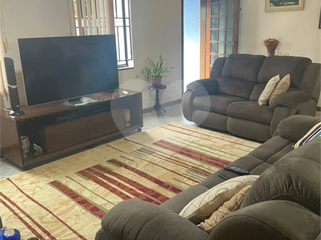Sobrado à venda com 4 quartos, sendo 1 suíte,  em Tremembé, São Paulo, SP