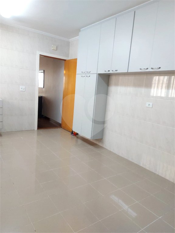 Sobrado à venda com 3 quartos, sendo 2 suítes, em Vila Romero, São Paulo, SP