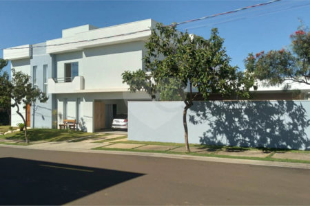 Casa à venda com 3 suítes no condomínio Damha III, São Carlos - SP