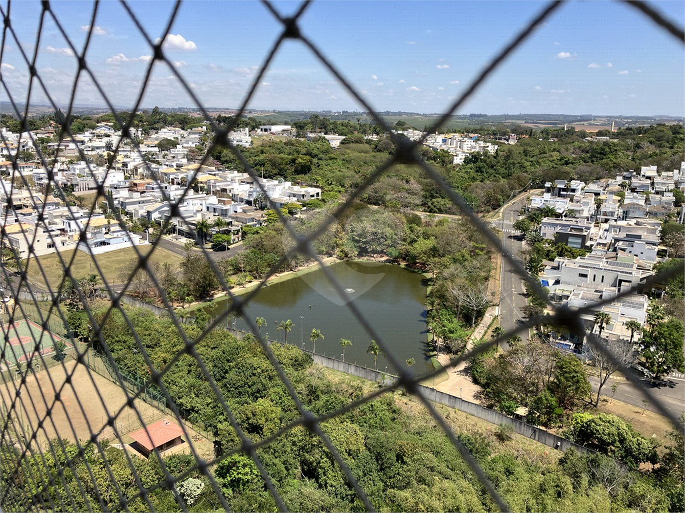 Apartamento à venda com 3 quartos, sendo 1 suíte, em Bairro da Vossoroca, Sorocaba, SP