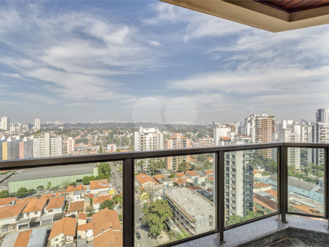 Apartamento à venda com 2 quartos, sendo 1 suíte,  em Campo Belo, São Paulo, SP