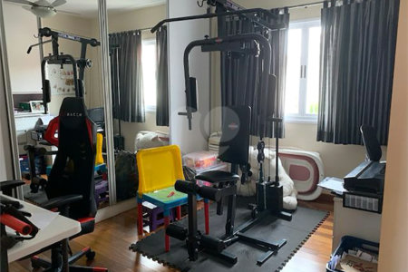 Sobrado à venda com 3 quartos em Vila Paulicéia, São Paulo, SP