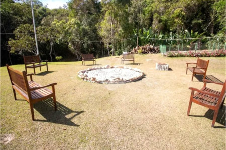 Casa à venda com 3 quartos, sendo 2 suítes, no condomínio Altos de São Roque, São Roque - SP