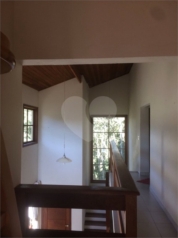 Sobrado à venda com 4 quartos, sendo 2 suítes, em Serra da Cantareira, Mairiporã, SP