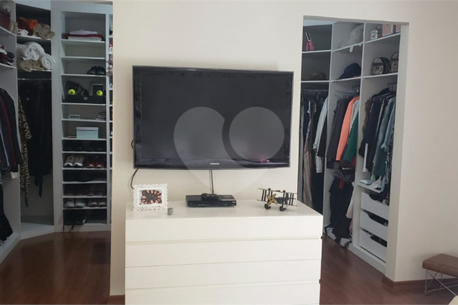 Casa à venda com 4 suítes em Pirucaia, Mairiporã, SP