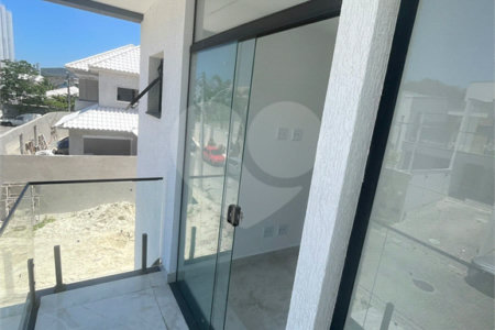 Casa à venda com 3 quartos, sendo 2 suítes, no condomínio Grand Park, Rio de Janeiro - RJ