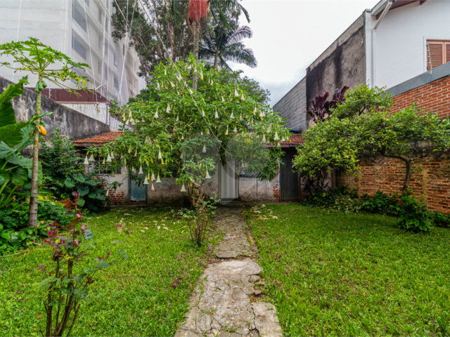 Sobrado à venda com 4 quartos, sendo 1 suíte,  em Campo Belo, São Paulo, SP