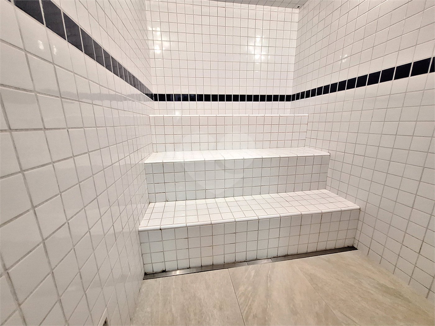 Casa à venda com 7 quartos, sendo 3 suítes, no condomínio Chacaras do Lago, Vinhedo - SP
