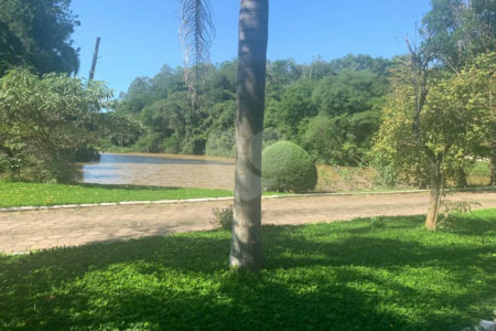 Casa à venda com 10 quartos, sendo 3 suítes, no condomínio Chácaras Campo Verde, Campo Limpo Paulista - SP
