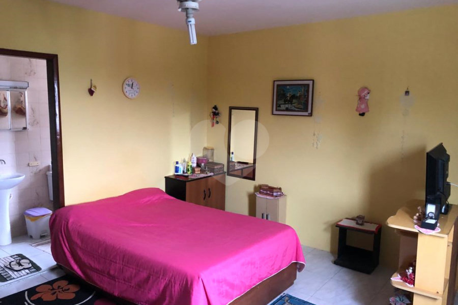 Sobrado à venda com 4 quartos, sendo 1 suíte, em Serra da Cantareira, Mairiporã, SP