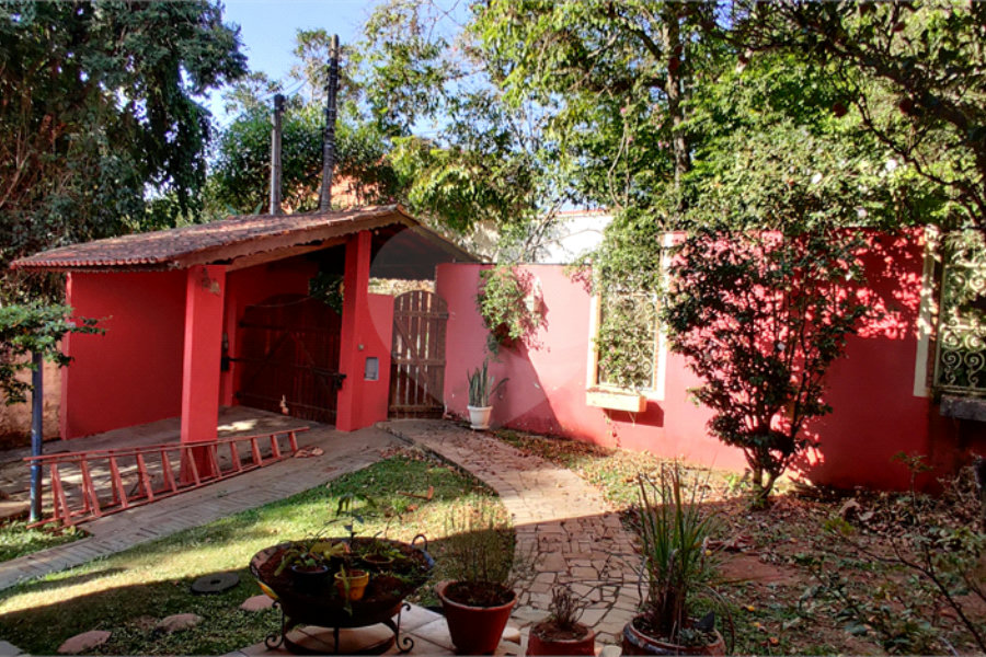 Casa à venda com 4 quartos, sendo 1 suíte, no condomínio Chacarás Bela Vista, Mairiporã - SP