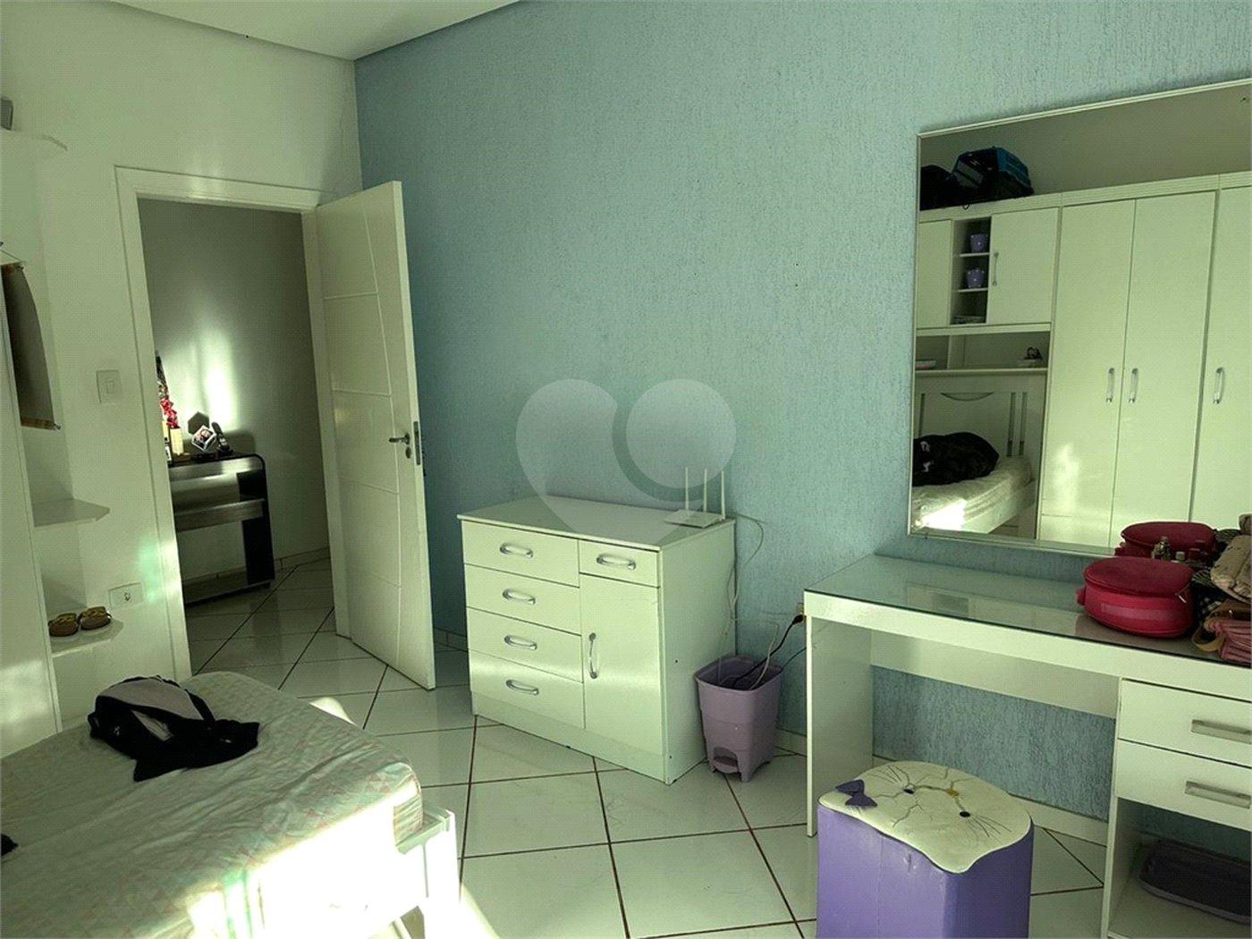 Casa à venda com 3 quartos, sendo 1 suíte,  no condomínio Vale do Lago, Sorocaba - SP