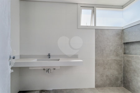 Casa à venda com 4 suítes no condomínio Edifício Jade, São Paulo - SP