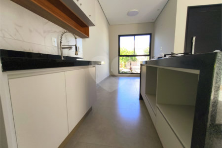 Casa à venda com 3 quartos, sendo 1 suíte, no condomínio Terras de São Francisco, Sorocaba - SP