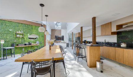 Casa Térrea à venda ou para alugar com 5 quartos, sendo 1 suíte,  em Brooklin, São Paulo, SP