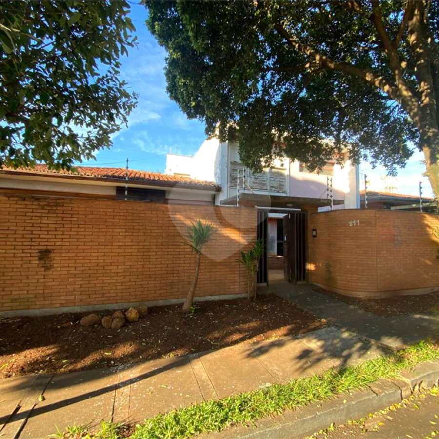 Casa para alugar com 4 quartos, sendo 2 suítes, no Centro, Araraquara, SP
