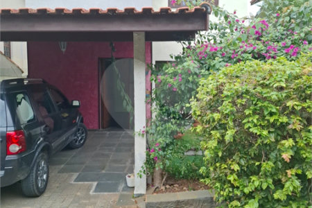 Casa à venda com 4 quartos, sendo 1 suíte, no condomínio Conjunto Residencial Green Village I, Mogi das Cruzes - SP