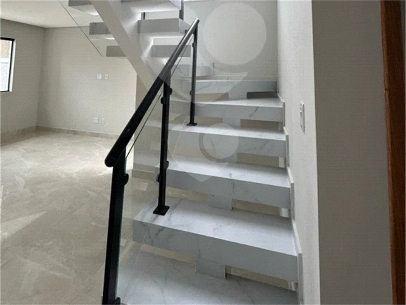 Sobrado à venda com 3 quartos, sendo 1 suíte,  em Jardim Cambuci, Mogi das Cruzes, SP