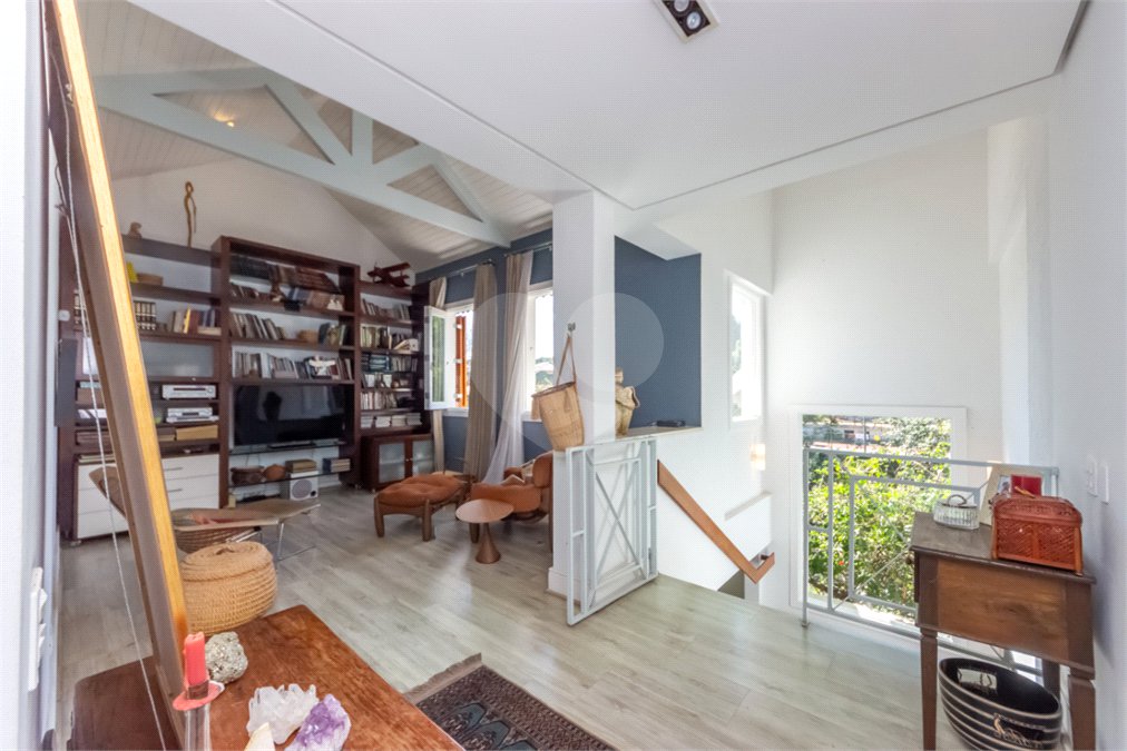 Casa de Vila à venda com 4 quartos, sendo 2 suítes, em Alto da Boa Vista, São Paulo, SP