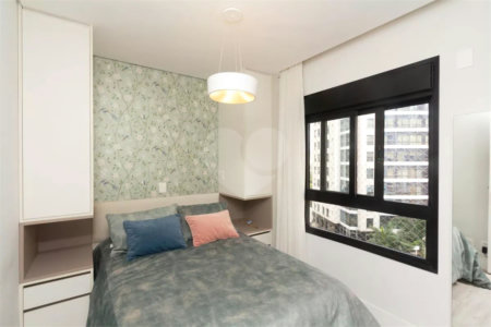 Apartamento à venda com 3 quartos, sendo 1 suíte,  em Vila Olímpia, São Paulo, SP
