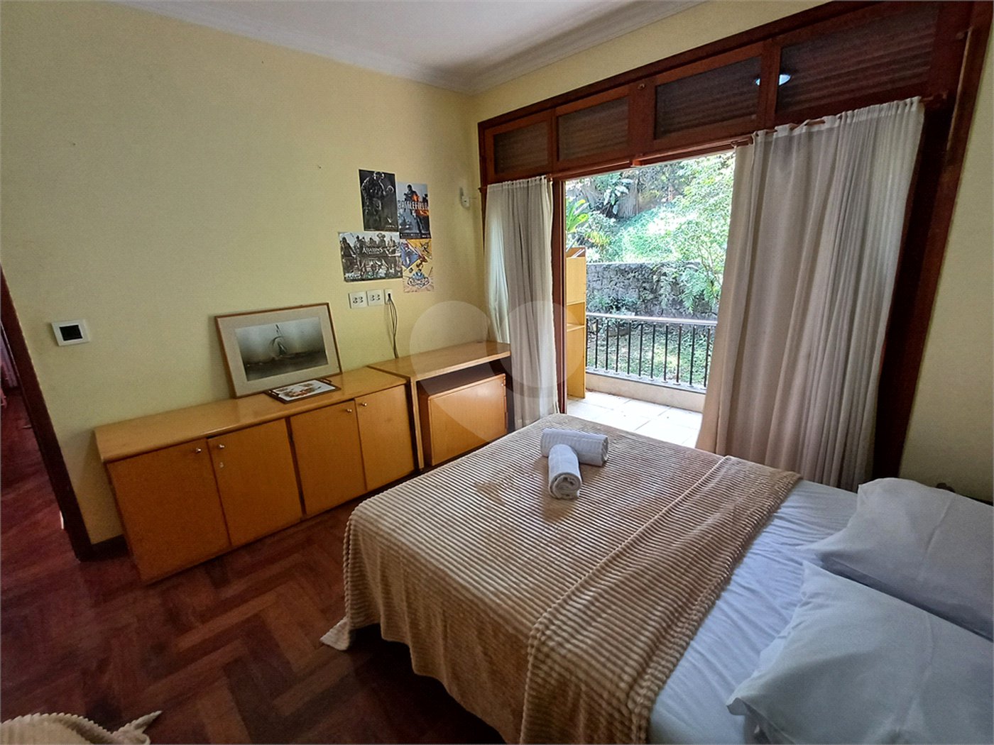 Casa à venda com 4 quartos, sendo 2 suítes, no condomínio Champs Elysees Village, Mairiporã - SP