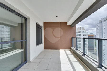 Apartamento à venda com 2 suítes em Santo Amaro, São Paulo, SP